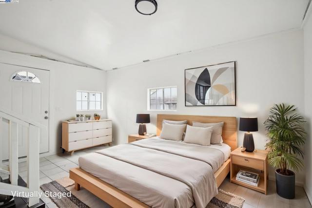 1130 61St Ave, Oakland CA: https://media.crmls.org/mediaz/a0f6bc18-f8f0-4e6b-a9f0-a74f820fef89.jpg