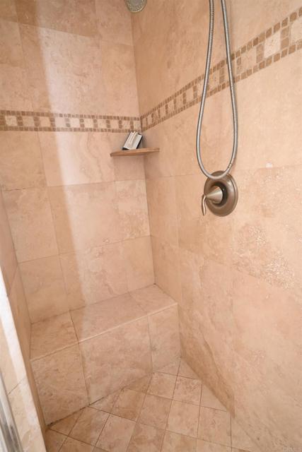 Detail Gallery Image 22 of 35 For 4035 Bluff View Way, Carlsbad,  CA 92008 - 4 Beds | 2/1 Baths