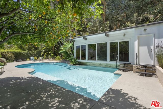 1949 Coldwater Canyon Drive photo 3