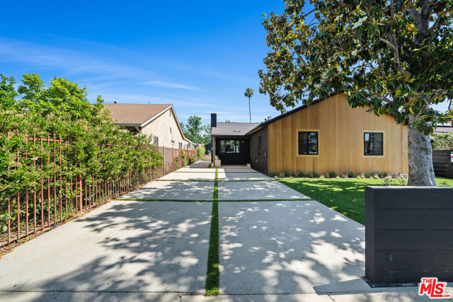 14742 Weddington Street, Sherman Oaks CA: https://media.crmls.org/mediaz/a0f81778-8554-41f7-81e5-b6439209fd37.jpg