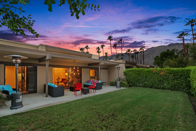 1334 Tiffany S Circle, Palm Springs CA: https://media.crmls.org/mediaz/a0f8250c-8bbf-49ad-a8b2-cf1d28ab807a.jpg