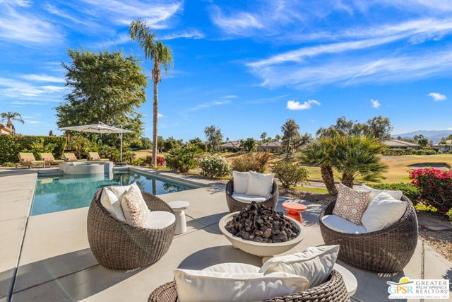 38 Calle Del Norte, Rancho Mirage CA: https://media.crmls.org/mediaz/a0f91fbd-d5e1-4f31-bcc4-a8a537a38d59.jpg