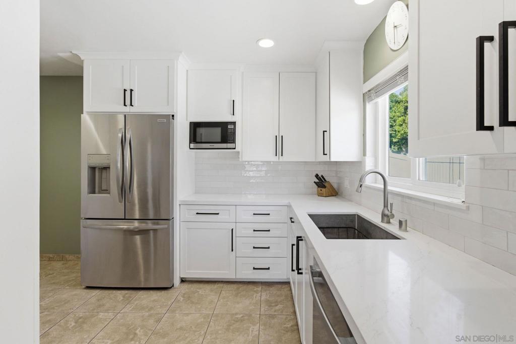 6454 Del Cerro Blvd - photo 10