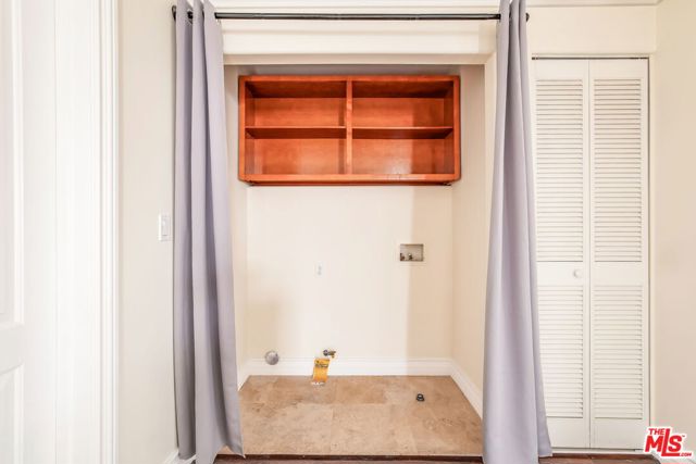 13743 Cordary Avenue, Hawthorne CA: https://media.crmls.org/mediaz/a0f9fdfd-3c23-43aa-9a83-9add038e1735.jpg