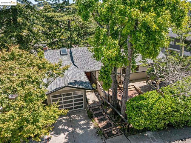 1023 Overlook Rd, Berkeley CA: https://media.crmls.org/mediaz/a0fb2c0e-d241-45dc-818d-9a5b2466ac34.jpg