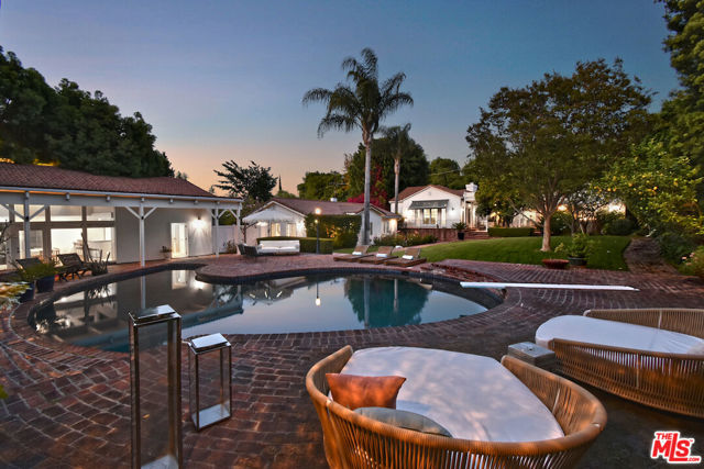 4177 KESTER Avenue, Sherman Oaks CA: https://media.crmls.org/mediaz/a0fb3004-143b-4bfc-a186-197ccbdadca0.jpg