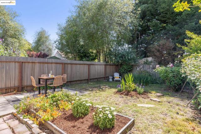 1128 Evelyn Ave, Albany CA: https://media.crmls.org/mediaz/a0fc3377-a2f5-47ae-b633-4614e40e43cc.jpg