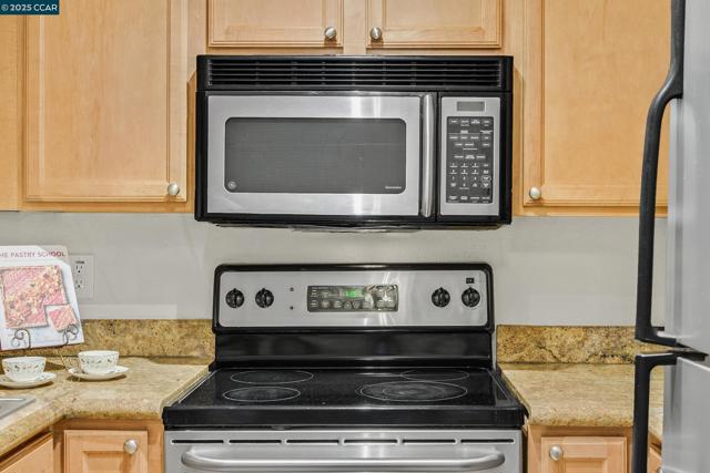 160 Eastridge Dr, San Ramon CA: https://media.crmls.org/mediaz/a0fd69bf-969b-46de-afc8-63e9575d34f1.jpg