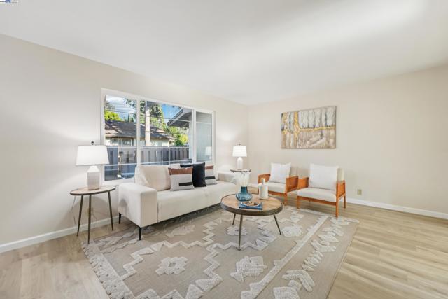 470 Rego Cmn, Fremont CA: https://media.crmls.org/mediaz/a0fdb369-eef4-4fd1-b4b6-c70807c29051.jpg