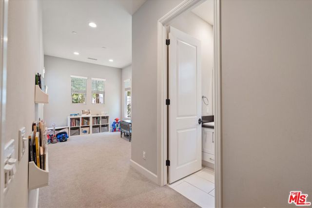 14624 Mccormick Street, Sherman Oaks CA: https://media.crmls.org/mediaz/a0fe2f82-3082-47e2-9328-3904d78bed05.jpg