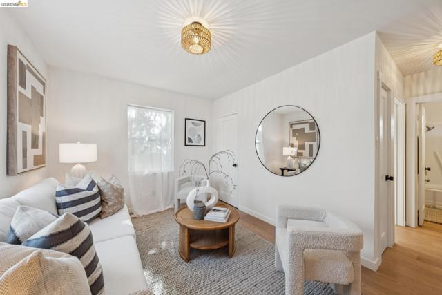 5501 Mcbryde Ave, Richmond CA: https://media.crmls.org/mediaz/a0feed4e-3c37-4f4c-b6ce-5b94179e443b.jpg