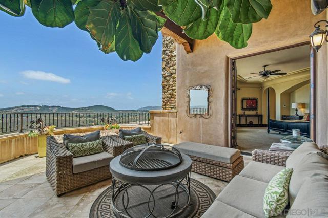 19557 Fortuna Del Este, Escondido CA: https://media.crmls.org/mediaz/a0fef051-081a-42dc-9bf9-e06dc8a3e777.jpg