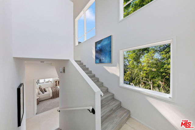 6969 Woodrow Wilson Drive, Los Angeles CA: https://media.crmls.org/mediaz/a0ff0512-0c13-41af-8318-5d50cd233648.jpg