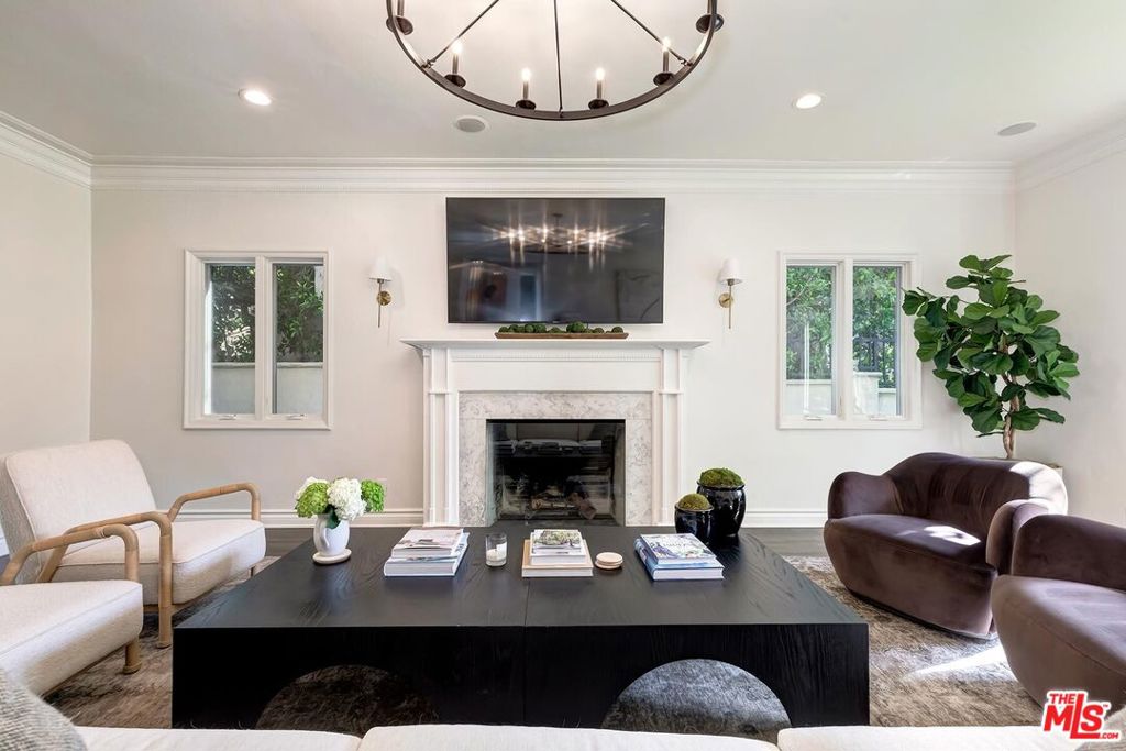 1154 N Wetherly Drive