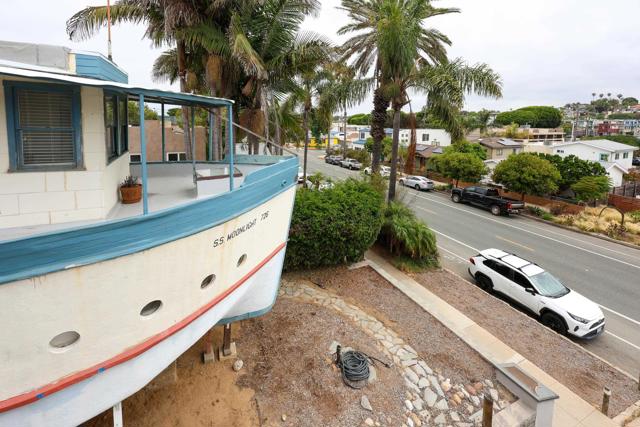 732 3rd Street, Encinitas CA: https://media.crmls.org/mediaz/a100654b-db6a-4b64-adf4-72d138ffe011.jpg