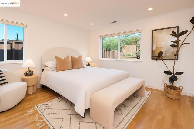 207 Cambridge Ave, Kensington CA: https://media.crmls.org/mediaz/a10075dc-34f4-4227-aabb-1412a85c5ec0.jpg