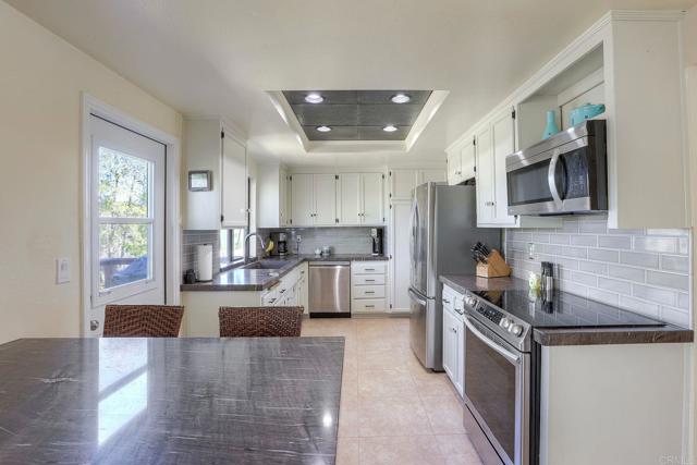 Detail Gallery Image 24 of 68 For 28242 Glenmeade Way, Escondido,  CA 92026 - 4 Beds | 3/1 Baths