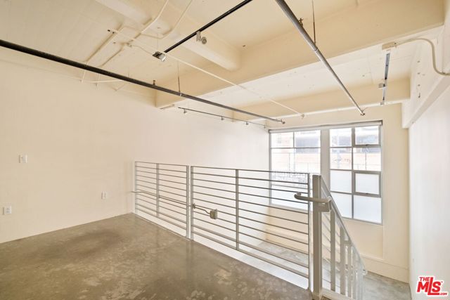 1130 S Flower Street, Los Angeles CA: https://media.crmls.org/mediaz/a102be06-ea21-4a95-afa1-2ca9d60783ba.jpg