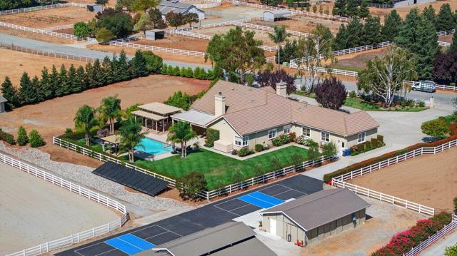 12315 Harding Avenue, San Martin CA: https://media.crmls.org/mediaz/a102e870-b4dc-4b08-940e-8189714a6639.jpg