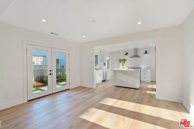 7957 Fountain Avenue, West Hollywood CA: https://media.crmls.org/mediaz/a1047b7b-5d05-4515-8776-91ced272fdaa.jpg