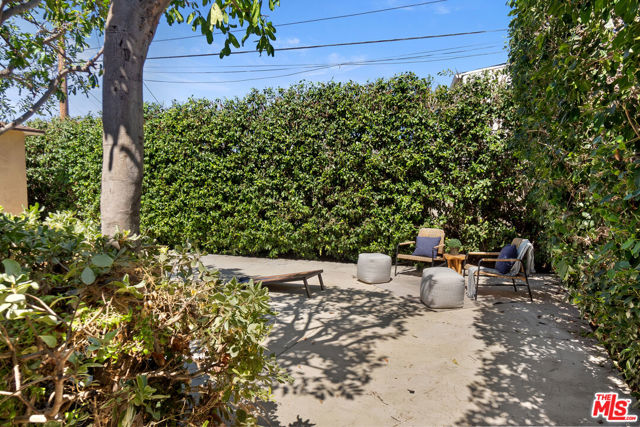 5606 Marburn Avenue, Los Angeles, California 90043, 2 Bedrooms Bedrooms, ,2 BathroomsBathrooms,Single Family Residence,For Sale,Marburn,24430189