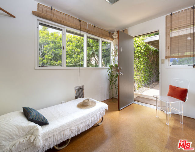 7400 Pyramid Place, Los Angeles CA: https://media.crmls.org/mediaz/a104d228-ac21-4a98-b868-9f5bcb1296c3.jpg