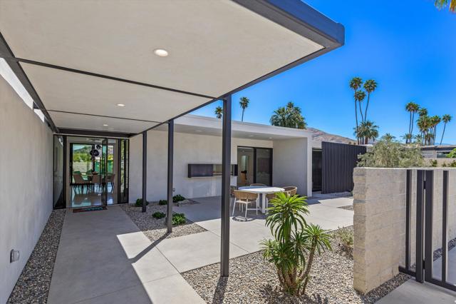 2290 S Yosemite Drive, Palm Springs CA: https://media.crmls.org/mediaz/a1056c60-3401-44c8-8b7a-5b2c117c77ed.jpg