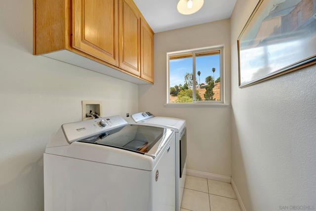 2106 Zachary Gln, Escondido CA: https://media.crmls.org/mediaz/a1075687-748e-4d45-9ed1-4919c79b3432.jpg