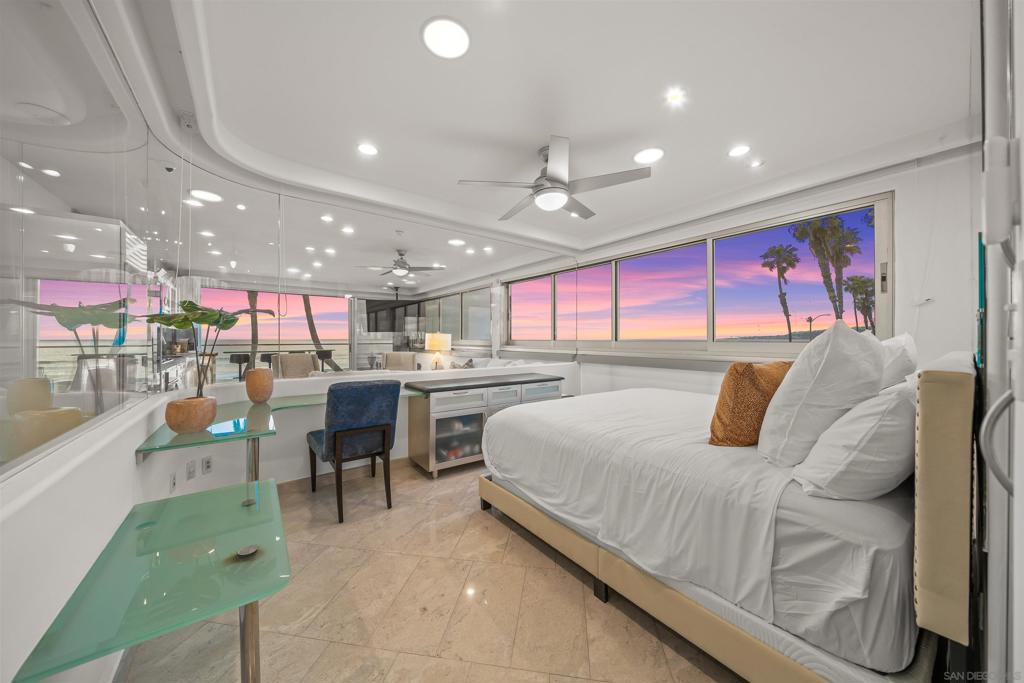 2999 Ocean Front Walk - photo 9