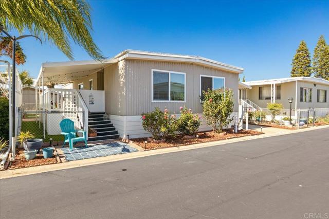 4660 N River Road, Oceanside CA: https://media.crmls.org/mediaz/a1078f30-3630-42d0-9888-74cfd0347c4e.jpg