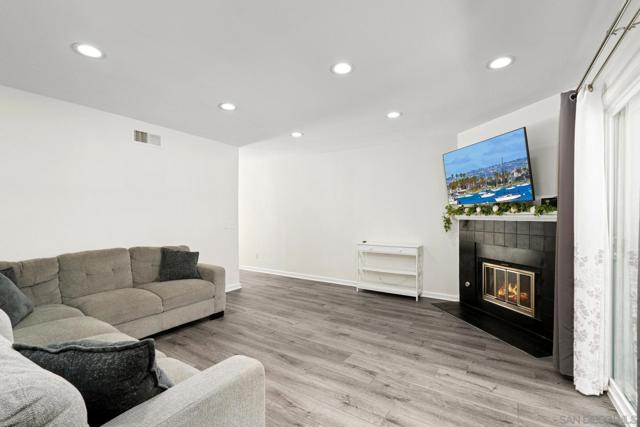 10794 Jeanne Ter, Santee CA: https://media.crmls.org/mediaz/a10a573f-5309-40ae-87e9-77ac99879e3a.jpg