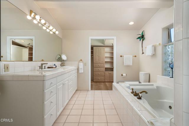 1401 GREENOCK Lane, Ventura CA: https://media.crmls.org/mediaz/a10a93b8-eb0c-4036-aae1-b758b9dad537.jpg