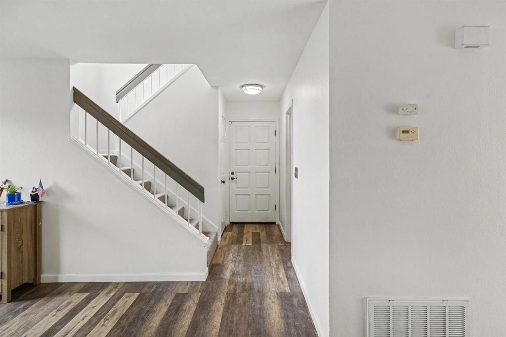 2836 Hillsboro Court - photo 2