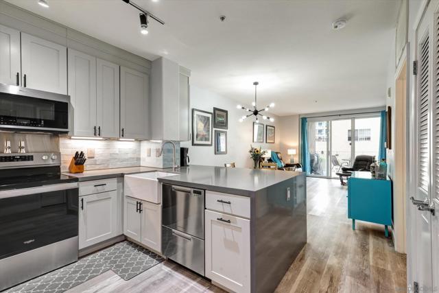 1601 India St, San Diego CA: https://media.crmls.org/mediaz/a10afa0c-f5e0-478b-9327-9dc6afb5ed1d.jpg