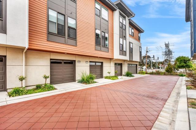 133 Waters Park Circle, San Mateo CA: https://media.crmls.org/mediaz/a10b3b07-84fa-4877-9482-2bf0e1e2615c.jpg