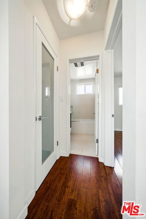 510 Pacific Avenue, Venice CA: https://media.crmls.org/mediaz/a10c5398-b40a-42dd-bc77-b98d0def3e67.jpg