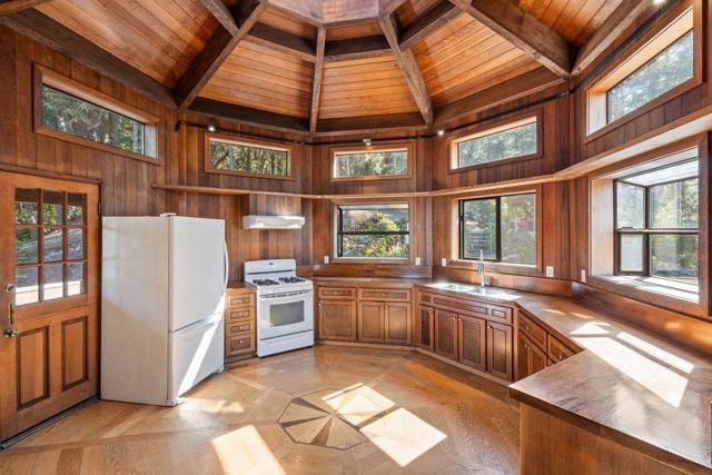 200 S Ranch Road, Pescadero CA: https://media.crmls.org/mediaz/a10c877e-7fe8-4a2d-a810-fb3d3396c0d0.jpg