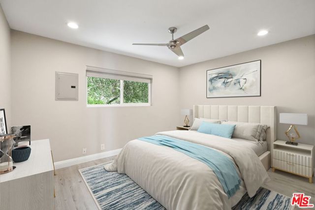 18103 Coastline Drive, Malibu CA: https://media.crmls.org/mediaz/a10c9575-541a-45f3-9494-7d2d03e9bcb5.jpg