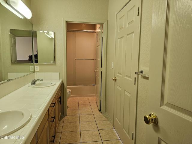 5616 Etiwanda Avenue, Tarzana CA: https://media.crmls.org/mediaz/a10d30d3-882c-48c0-a246-b1f4a0546237.jpg