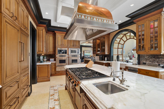 40535 Morningstar Road, Rancho Mirage CA: https://media.crmls.org/mediaz/a10d5196-e1c6-4c29-942f-a6b106cf3733.jpg