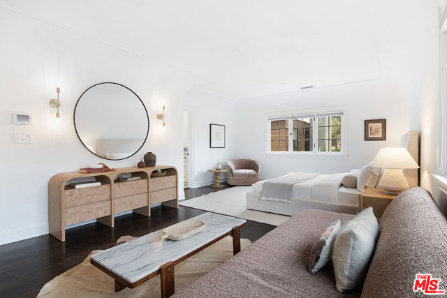 338 S Highland Avenue, Los Angeles CA: https://media.crmls.org/mediaz/a10d56de-5c00-4a3d-8e8e-2f4d4ebad5b1.jpg