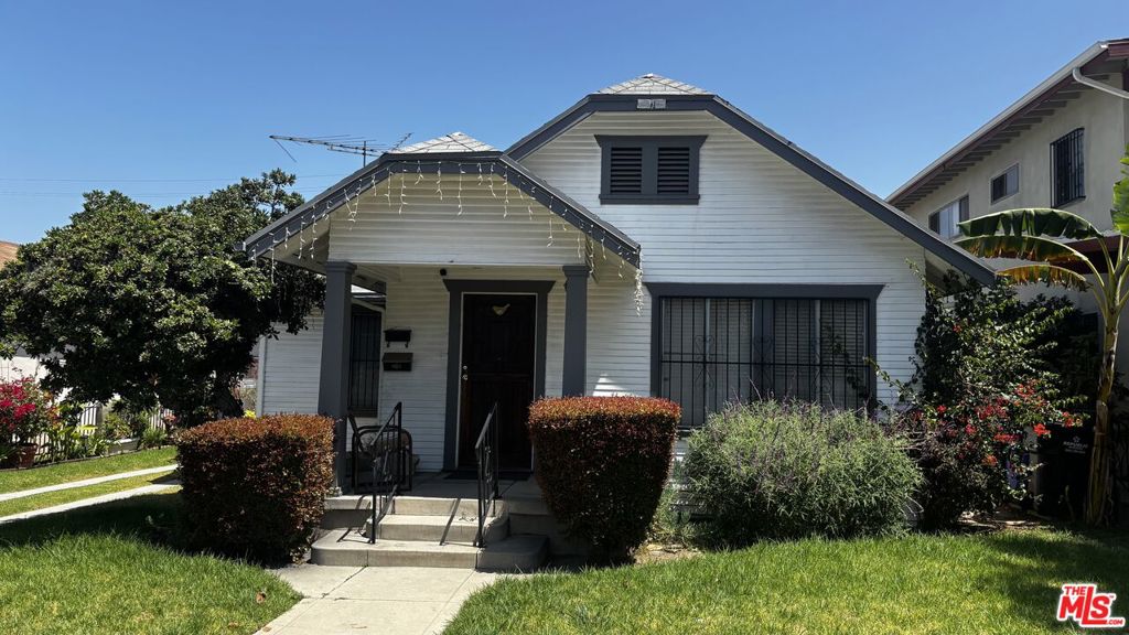 Multifamily at 313 W Buckthorn Street