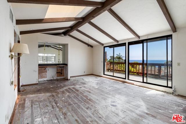 11 S Callecita, Laguna Beach CA: https://media.crmls.org/mediaz/a10e76df-5571-4324-9efa-a2a019a61b9a.jpg