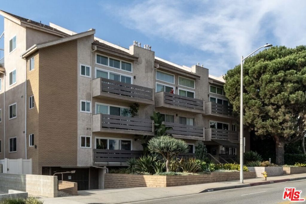 1021 N Crescent Heights Boulevard #205