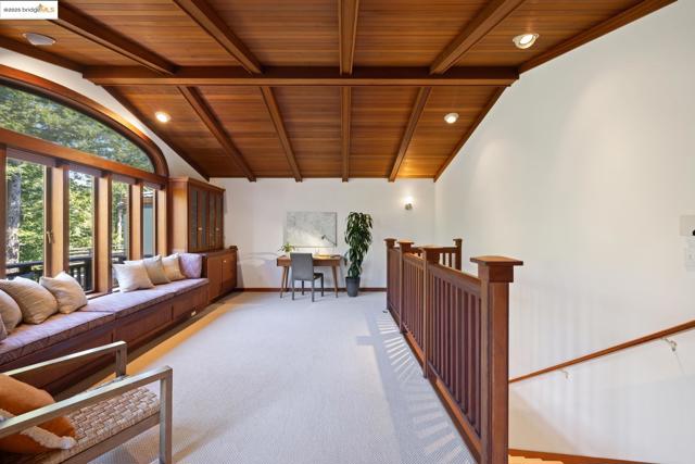 6890 Charing Cross Road, Berkeley CA: https://media.crmls.org/mediaz/a10fe317-2121-4542-a231-ec8fda89bdbc.jpg