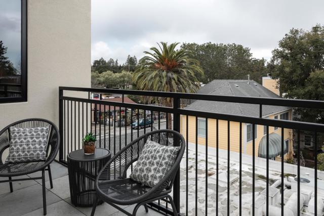 389 First Street, Los Altos CA: https://media.crmls.org/mediaz/a1100a6c-5ee6-4ee5-99e4-7fceb08219c5.jpg