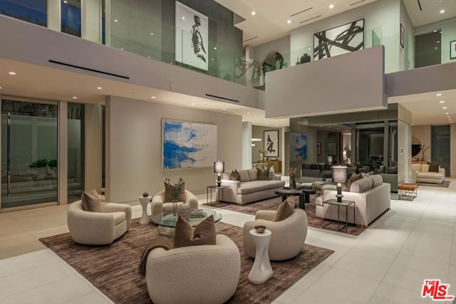 9150 Oriole Way, Los Angeles CA: https://media.crmls.org/mediaz/a1114031-d71f-4513-8d9a-fc237d35abec.jpg