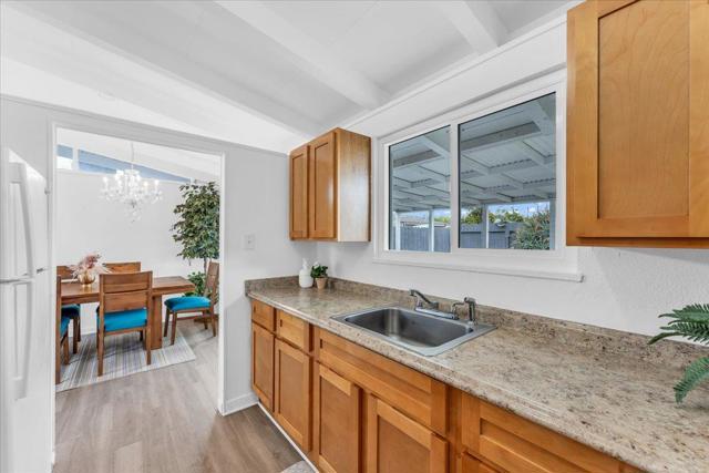 27837 Ormond Avenue, Hayward CA: https://media.crmls.org/mediaz/a11168b7-86e4-4c81-94c4-9369798f379e.jpg