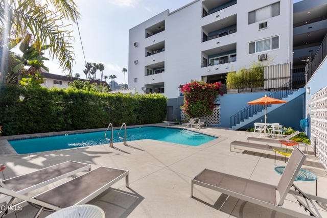 7560 Hollywood Boulevard, Los Angeles CA: https://media.crmls.org/mediaz/a111ea01-7a2c-4d85-807a-7f870690d622.jpg