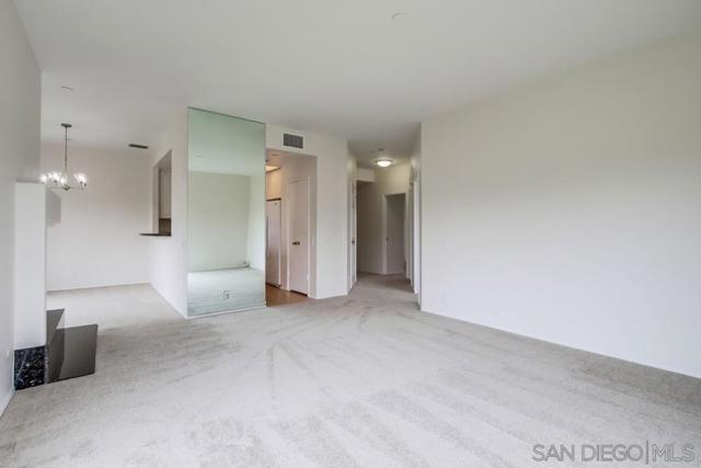 12122 Royal Birkdale Row, San Diego CA: https://media.crmls.org/mediaz/a1125406-b3f3-4c30-9d58-ea3dff72713a.jpg